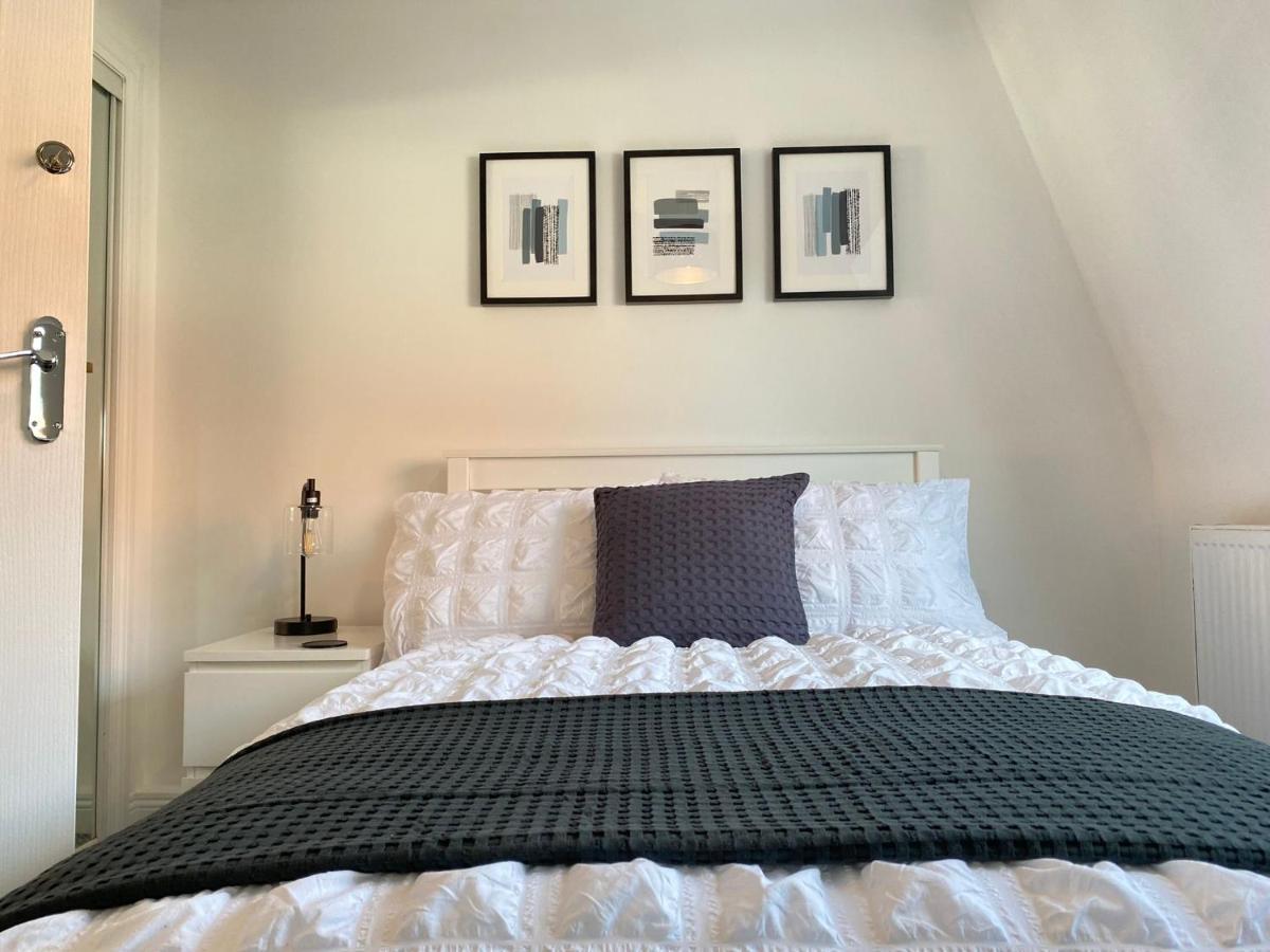 Corstorphine Townhouse: Spacious Stay Near Murrayfield with Garden Edinburgh Exterior photo